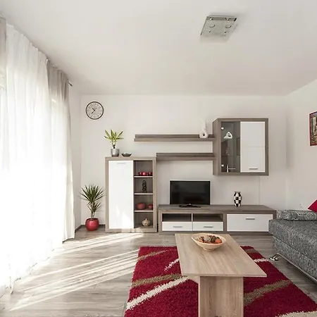 Daire In Kastel Luksic With Balcony, Air Conditioning, W-lan, Washing Machine 5107-1