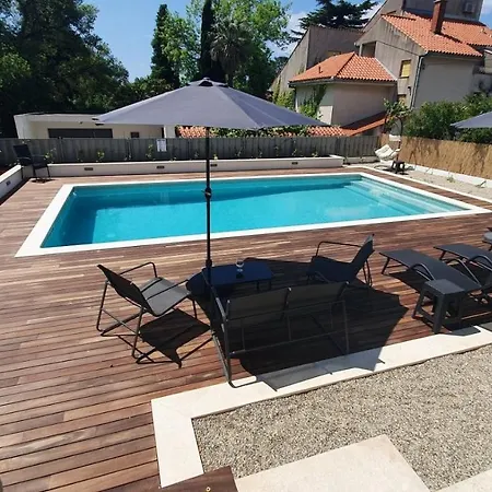 In Kastel Luksic With Balcony, Air Conditioning, W-lan, Washing Machine 5107-1 *
