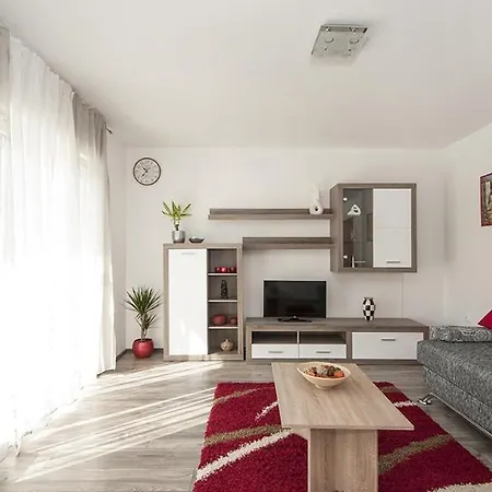 Апартаменты In Kastel Luksic With Balcony, Air Conditioning, W-lan, Washing Machine 5107-1