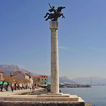 Apartment In Kastel Luksic With Balcony, Air Conditioning, W-lan, Washing Machine 5107-1 Kastela