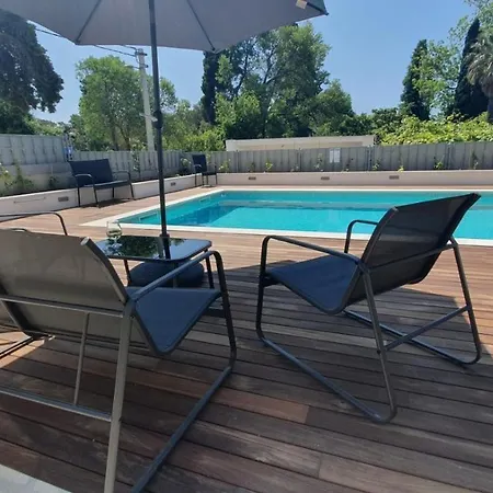 In Kastel Luksic With Balcony, Air Conditioning, W-lan, Washing Machine 5107-1 Apartment *