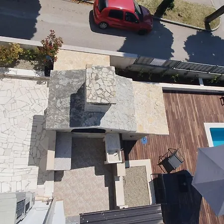 Апартаменты In Kastel Luksic With Balcony, Air Conditioning, W-lan, Washing Machine 5107-1 Каштела